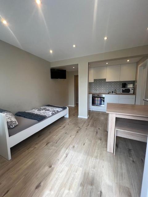 Serena Monteur Apartment Rodenbach  Kültér fotó